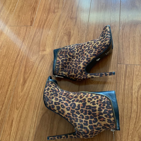 Shoes - Picture 4 of 4